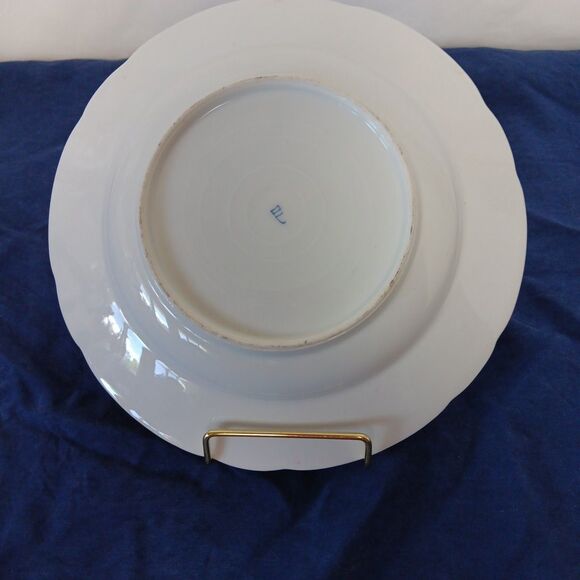 Royal Vienna Beehive Shield Hand Painted 8.5 Inch Diameter Plate Black Red Green - Picture 5 of 14